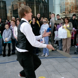 Jamie Ben - street Juggler and performer