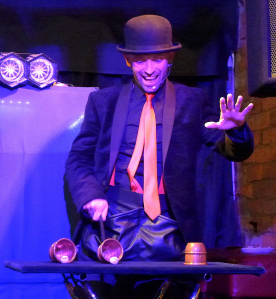 Paul Thomas - Street busker magician